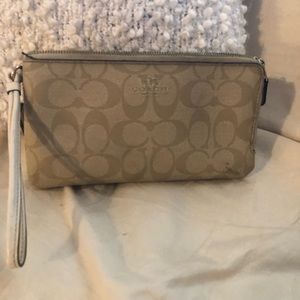 Coach wallet double compartments